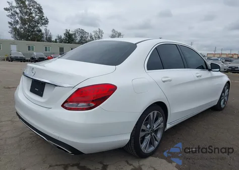 2018 Mercedes-Benz C 300 из США, поврежденный, VIN 55SWF4JB3JU253363